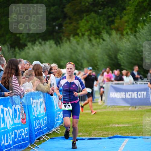 30.08.2026 - Elbe Triathlon Hamburg LAZAROV Photography http://msf.ph/oto/10056681 30.08.2026 11:12:29 Ziel 607, 632, 917 meine-sportfotos.de