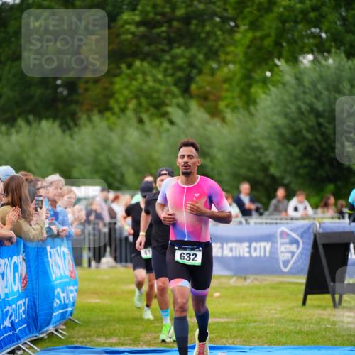 30.08.2026 - Elbe Triathlon Hamburg LAZAROV Photography http://msf.ph/oto/10056697 30.08.2026 11:12:36 Ziel 410, 612, 632, 722 meine-sportfotos.de