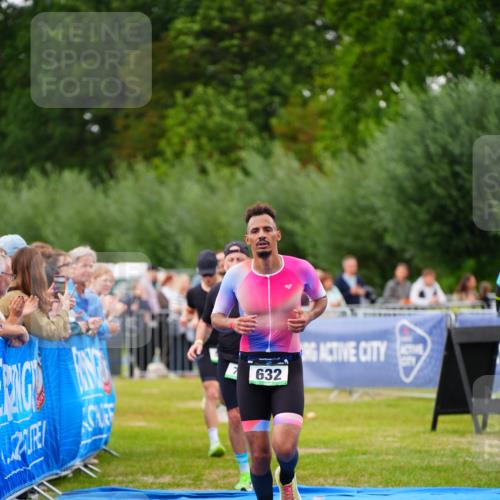 30.08.2026 - Elbe Triathlon Hamburg LAZAROV Photography http://msf.ph/oto/10056699 30.08.2026 11:12:36 Ziel 410, 612, 632, 722 meine-sportfotos.de