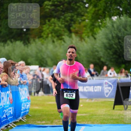 30.08.2026 - Elbe Triathlon Hamburg LAZAROV Photography http://msf.ph/oto/10056701 30.08.2026 11:12:36 Ziel 410, 612, 632, 722 meine-sportfotos.de