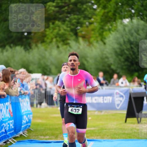 30.08.2026 - Elbe Triathlon Hamburg LAZAROV Photography http://msf.ph/oto/10056703 30.08.2026 11:12:37 Ziel 410, 612, 632, 722 meine-sportfotos.de