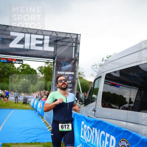 30.08.2026 - Elbe Triathlon Hamburg LAZAROV Photography http://msf.ph/oto/10056727 30.08.2026 11:12:45 Ziel 612, 773, 1093, 1097 meine-sportfotos.de