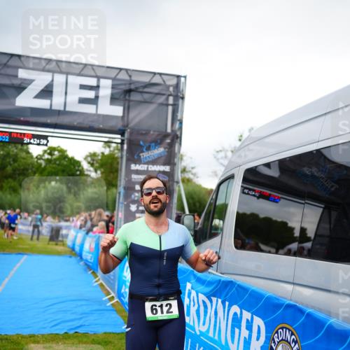 30.08.2026 - Elbe Triathlon Hamburg LAZAROV Photography http://msf.ph/oto/10056729 30.08.2026 11:12:45 Ziel 612, 773, 1093, 1097 meine-sportfotos.de