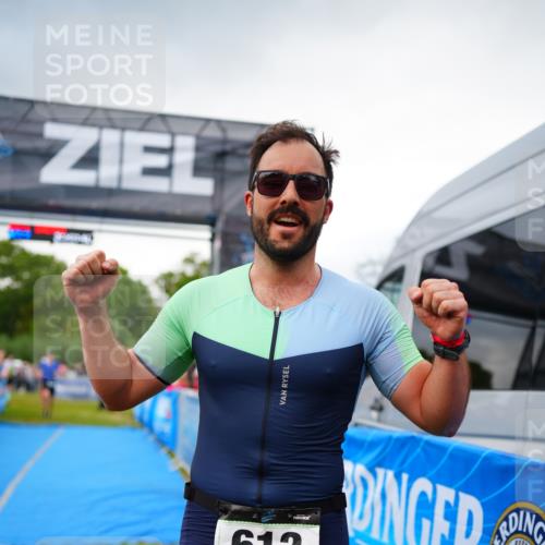 30.08.2026 - Elbe Triathlon Hamburg LAZAROV Photography http://msf.ph/oto/10056735 30.08.2026 11:12:46 Ziel 773, 1093, 1097 meine-sportfotos.de