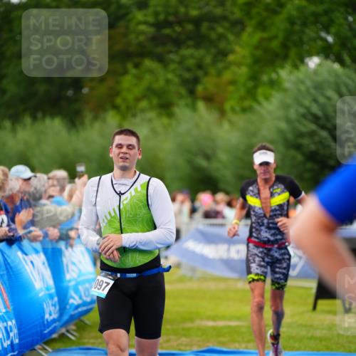 30.08.2026 - Elbe Triathlon Hamburg LAZAROV Photography http://msf.ph/oto/10056746 30.08.2026 11:12:52 Ziel 773, 1085, 1093, 1097 meine-sportfotos.de