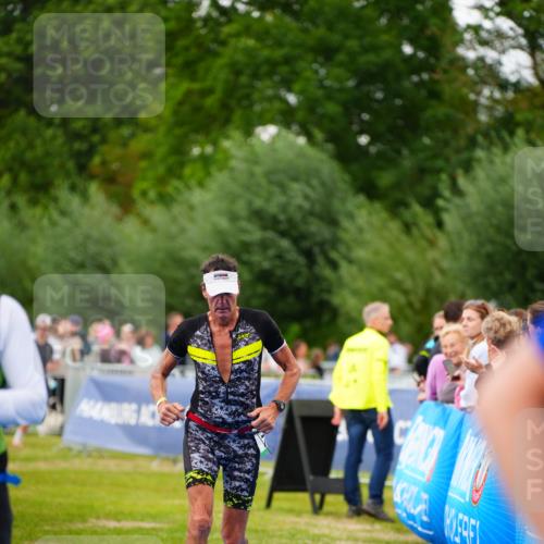 30.08.2026 - Elbe Triathlon Hamburg LAZAROV Photography http://msf.ph/oto/10056749 30.08.2026 11:12:53 Ziel 773, 1085, 1093, 1097 meine-sportfotos.de
