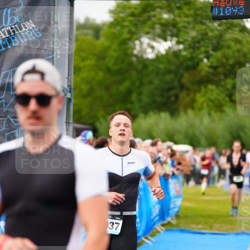 30.08.2026 - Elbe Triathlon Hamburg LAZAROV Photography http://msf.ph/oto/10056770 30.08.2026 11:13:04 Ziel 490, 651, 1037, 1061, 1085, 1197 meine-sportfotos.de
