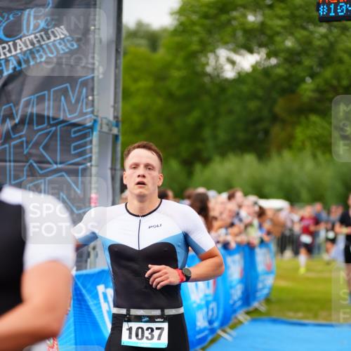 30.08.2026 - Elbe Triathlon Hamburg LAZAROV Photography http://msf.ph/oto/10056773 30.08.2026 11:13:04 Ziel 490, 651, 1037, 1061, 1085, 1197 meine-sportfotos.de