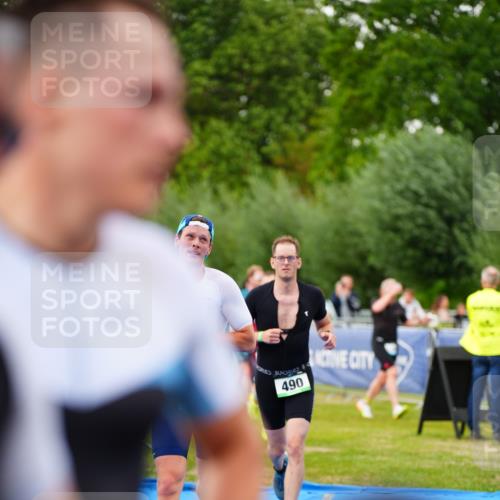 30.08.2026 - Elbe Triathlon Hamburg LAZAROV Photography http://msf.ph/oto/10056780 30.08.2026 11:13:06 Ziel 490, 651, 1037, 1061, 1197 meine-sportfotos.de