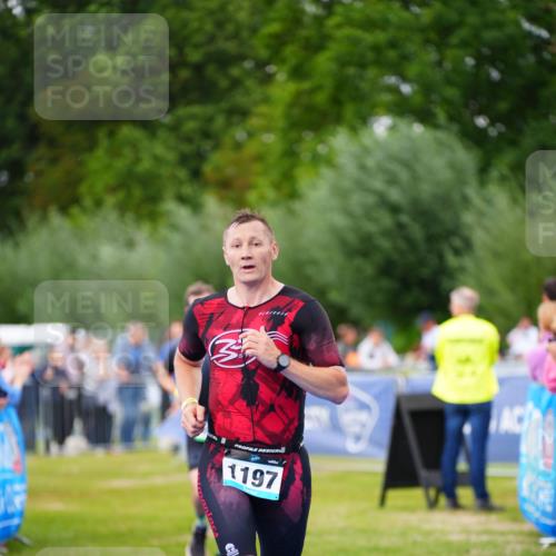 30.08.2026 - Elbe Triathlon Hamburg LAZAROV Photography http://msf.ph/oto/10056781 30.08.2026 11:13:10 Ziel 490, 651, 1061, 1197 meine-sportfotos.de