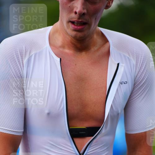 30.08.2026 - Elbe Triathlon Hamburg LAZAROV Photography http://msf.ph/oto/10056788 30.08.2026 11:13:12 Ziel 490, 611, 651, 1197 meine-sportfotos.de