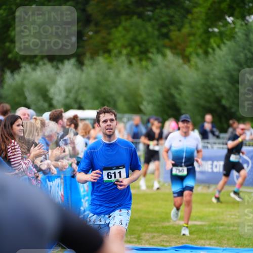 30.08.2026 - Elbe Triathlon Hamburg LAZAROV Photography http://msf.ph/oto/10056799 30.08.2026 11:13:19 Ziel 611, 750 meine-sportfotos.de