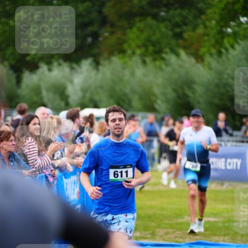 30.08.2026 - Elbe Triathlon Hamburg LAZAROV Photography http://msf.ph/oto/10056800 30.08.2026 11:13:19 Ziel 611, 750 meine-sportfotos.de