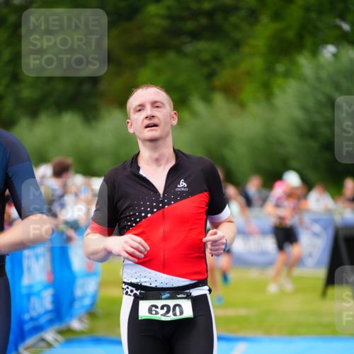 30.08.2026 - Elbe Triathlon Hamburg LAZAROV Photography http://msf.ph/oto/10056830 30.08.2026 11:13:33 Ziel 560, 598, 620, 699, 752 meine-sportfotos.de