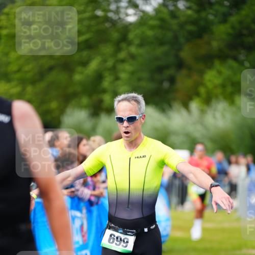 30.08.2026 - Elbe Triathlon Hamburg LAZAROV Photography http://msf.ph/oto/10056861 30.08.2026 11:13:42 Ziel 643, 699 meine-sportfotos.de