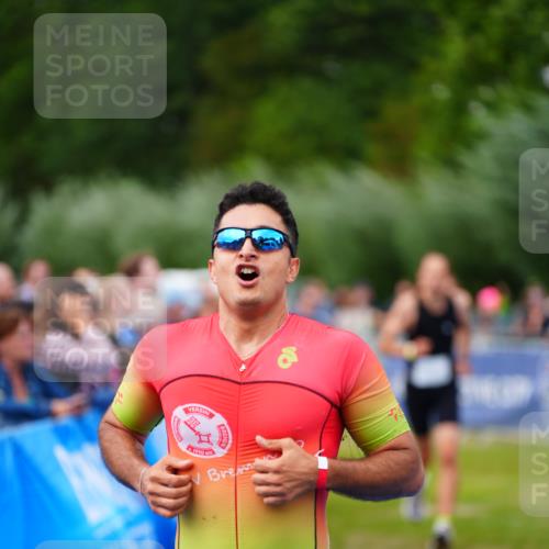 30.08.2026 - Elbe Triathlon Hamburg LAZAROV Photography http://msf.ph/oto/10056872 30.08.2026 11:13:49 Ziel 643, 724, 869, 1088 meine-sportfotos.de