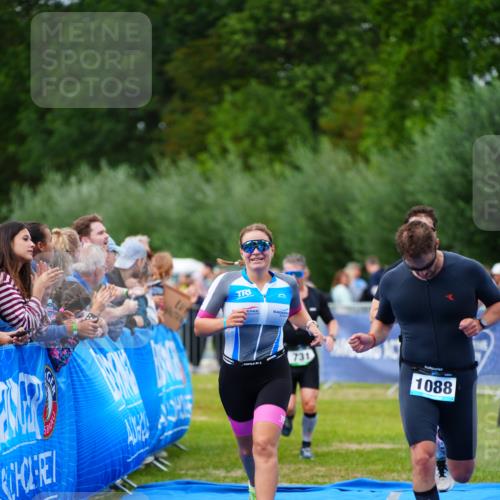 30.08.2026 - Elbe Triathlon Hamburg LAZAROV Photography http://msf.ph/oto/10056889 30.08.2026 11:13:57 Ziel 731, 869, 1030, 1088 meine-sportfotos.de