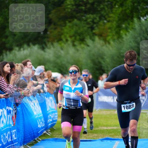 30.08.2026 - Elbe Triathlon Hamburg LAZAROV Photography http://msf.ph/oto/10056890 30.08.2026 11:13:57 Ziel 731, 869, 1030, 1088 meine-sportfotos.de