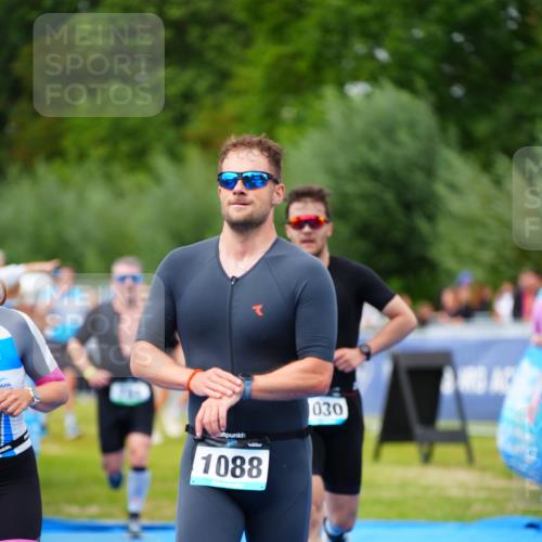 30.08.2026 - Elbe Triathlon Hamburg LAZAROV Photography http://msf.ph/oto/10056894 30.08.2026 11:13:58 Ziel 731, 869, 1030, 1088 meine-sportfotos.de