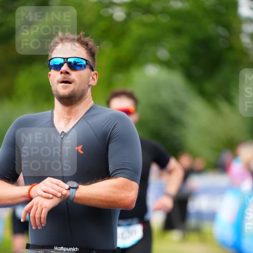 30.08.2026 - Elbe Triathlon Hamburg LAZAROV Photography http://msf.ph/oto/10056898 30.08.2026 11:13:59 Ziel 731, 869, 1030, 1088 meine-sportfotos.de