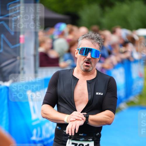 30.08.2026 - Elbe Triathlon Hamburg LAZAROV Photography http://msf.ph/oto/10056905 30.08.2026 11:14:02 Ziel 573, 731, 1030 meine-sportfotos.de
