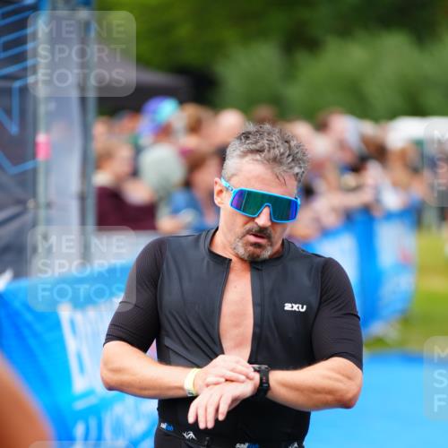 30.08.2026 - Elbe Triathlon Hamburg LAZAROV Photography http://msf.ph/oto/10056907 30.08.2026 11:14:02 Ziel 573, 731, 1030 meine-sportfotos.de
