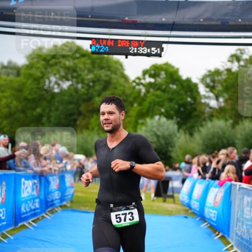 30.08.2026 - Elbe Triathlon Hamburg LAZAROV Photography http://msf.ph/oto/10056912 30.08.2026 11:14:11 Ziel 573 meine-sportfotos.de