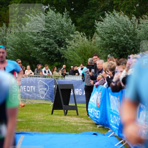 30.08.2026 - Elbe Triathlon Hamburg LAZAROV Photography http://msf.ph/oto/10056940 30.08.2026 11:14:39 Ziel 413, 497, 606, 640, 990, 1054 meine-sportfotos.de