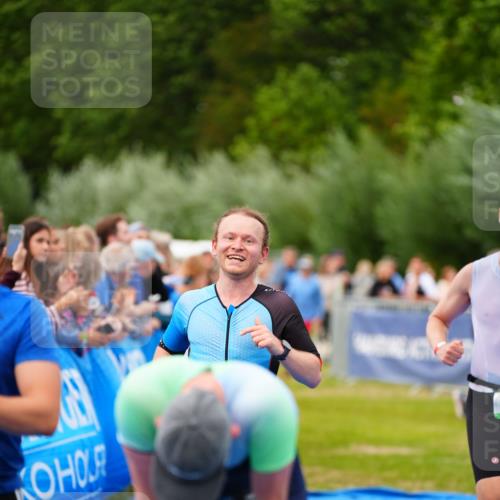 30.08.2026 - Elbe Triathlon Hamburg LAZAROV Photography http://msf.ph/oto/10056947 30.08.2026 11:14:43 Ziel 497, 600, 606, 640, 990, 1058 meine-sportfotos.de