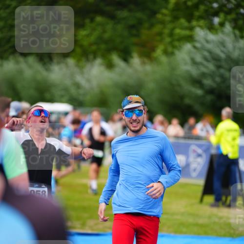 30.08.2026 - Elbe Triathlon Hamburg LAZAROV Photography http://msf.ph/oto/10056950 30.08.2026 11:14:48 Ziel 500, 600, 619, 1058 meine-sportfotos.de