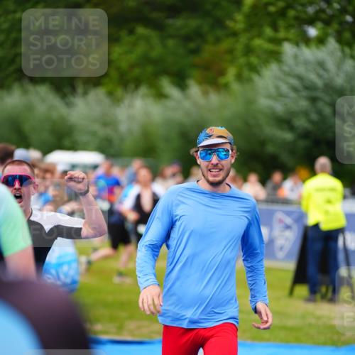 30.08.2026 - Elbe Triathlon Hamburg LAZAROV Photography http://msf.ph/oto/10056951 30.08.2026 11:14:48 Ziel 500, 600, 619, 1058 meine-sportfotos.de