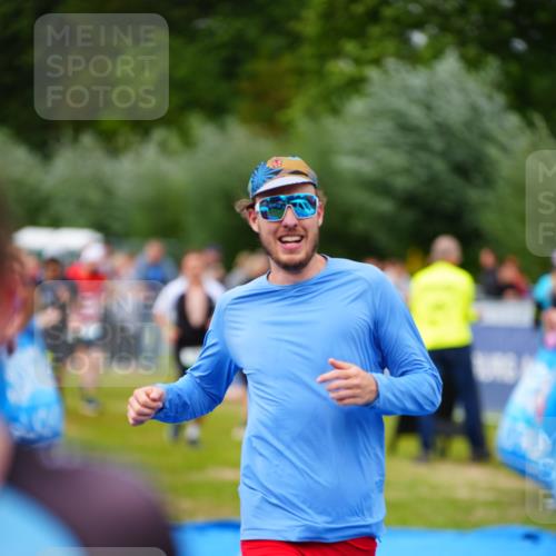 30.08.2026 - Elbe Triathlon Hamburg LAZAROV Photography http://msf.ph/oto/10056954 30.08.2026 11:14:49 Ziel 492, 500, 600, 619, 1058 meine-sportfotos.de
