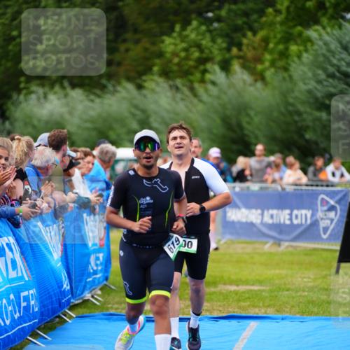 30.08.2026 - Elbe Triathlon Hamburg LAZAROV Photography http://msf.ph/oto/10056957 30.08.2026 11:14:53 Ziel 492, 500, 619 meine-sportfotos.de