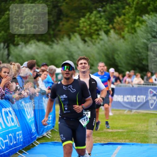 30.08.2026 - Elbe Triathlon Hamburg LAZAROV Photography http://msf.ph/oto/10056960 30.08.2026 11:14:54 Ziel 492, 500, 619 meine-sportfotos.de