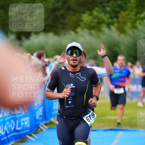 30.08.2026 - Elbe Triathlon Hamburg LAZAROV Photography http://msf.ph/oto/10056964 30.08.2026 11:14:55 Ziel 492, 500, 619 meine-sportfotos.de