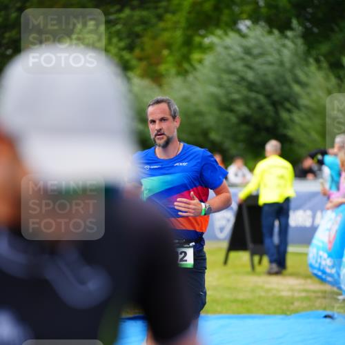 30.08.2026 - Elbe Triathlon Hamburg LAZAROV Photography http://msf.ph/oto/10056971 30.08.2026 11:14:57 Ziel 492, 500, 619 meine-sportfotos.de