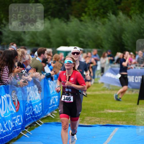 30.08.2026 - Elbe Triathlon Hamburg LAZAROV Photography http://msf.ph/oto/10056991 30.08.2026 11:15:07 Ziel 346, 1099 meine-sportfotos.de