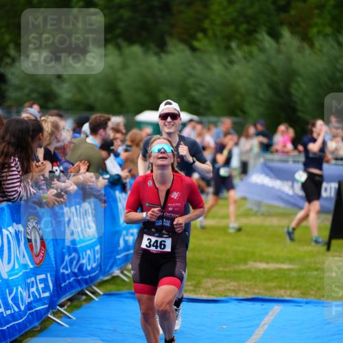 30.08.2026 - Elbe Triathlon Hamburg LAZAROV Photography http://msf.ph/oto/10056993 30.08.2026 11:15:08 Ziel 346, 1099 meine-sportfotos.de