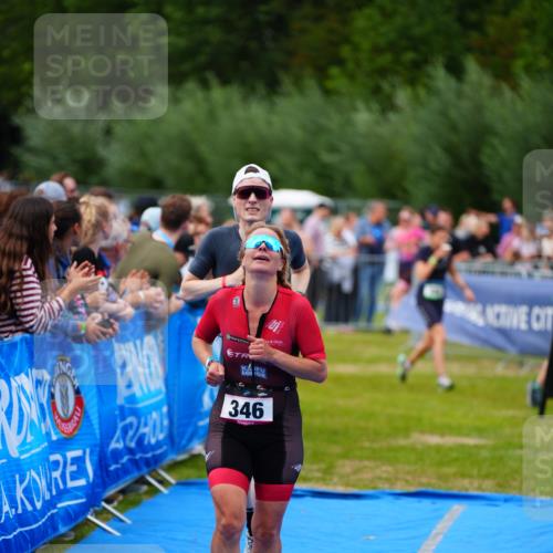 30.08.2026 - Elbe Triathlon Hamburg LAZAROV Photography http://msf.ph/oto/10056996 30.08.2026 11:15:08 Ziel 346, 1099 meine-sportfotos.de