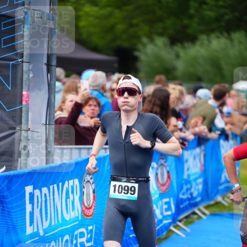 30.08.2026 - Elbe Triathlon Hamburg LAZAROV Photography http://msf.ph/oto/10057001 30.08.2026 11:15:09 Ziel 346, 636, 1099 meine-sportfotos.de
