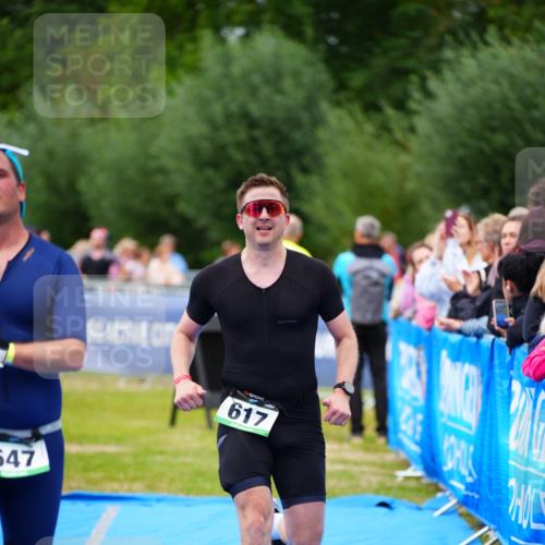 30.08.2026 - Elbe Triathlon Hamburg LAZAROV Photography http://msf.ph/oto/10057032 30.08.2026 11:15:34 Ziel 617, 647, 1027, 1080 meine-sportfotos.de