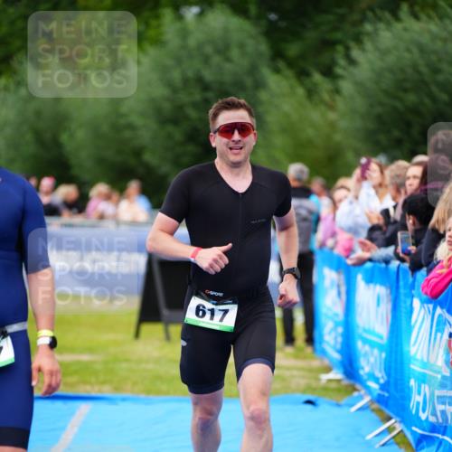 30.08.2026 - Elbe Triathlon Hamburg LAZAROV Photography http://msf.ph/oto/10057034 30.08.2026 11:15:34 Ziel 617, 647, 1027, 1080 meine-sportfotos.de