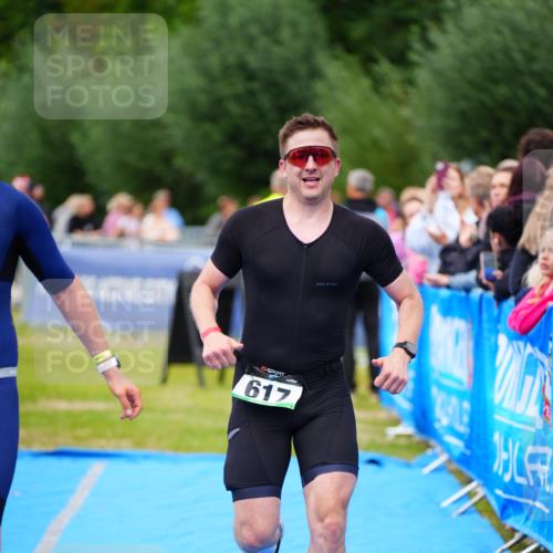 30.08.2026 - Elbe Triathlon Hamburg LAZAROV Photography http://msf.ph/oto/10057035 30.08.2026 11:15:34 Ziel 617, 647, 1027, 1080 meine-sportfotos.de