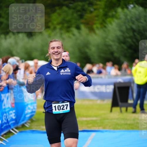 30.08.2026 - Elbe Triathlon Hamburg LAZAROV Photography http://msf.ph/oto/10057041 30.08.2026 11:15:39 Ziel 1027, 1047, 1056, 1080 meine-sportfotos.de