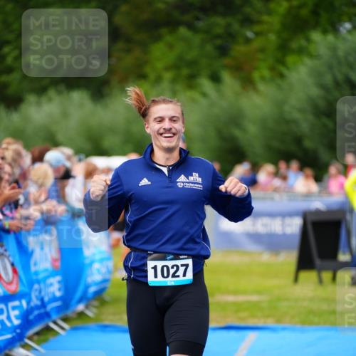 30.08.2026 - Elbe Triathlon Hamburg LAZAROV Photography http://msf.ph/oto/10057042 30.08.2026 11:15:40 Ziel 1027, 1047, 1056, 1080 meine-sportfotos.de