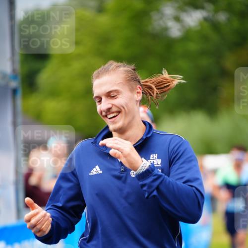 30.08.2026 - Elbe Triathlon Hamburg LAZAROV Photography http://msf.ph/oto/10057045 30.08.2026 11:15:41 Ziel 639, 994, 1027, 1047, 1056, 1080 meine-sportfotos.de