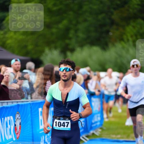 30.08.2026 - Elbe Triathlon Hamburg LAZAROV Photography http://msf.ph/oto/10057047 30.08.2026 11:15:44 Ziel 639, 650, 994, 1047, 1056, 1057, 1080, 1204 meine-sportfotos.de