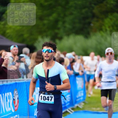 30.08.2026 - Elbe Triathlon Hamburg LAZAROV Photography http://msf.ph/oto/10057049 30.08.2026 11:15:45 Ziel 639, 650, 994, 1047, 1056, 1057, 1204 meine-sportfotos.de