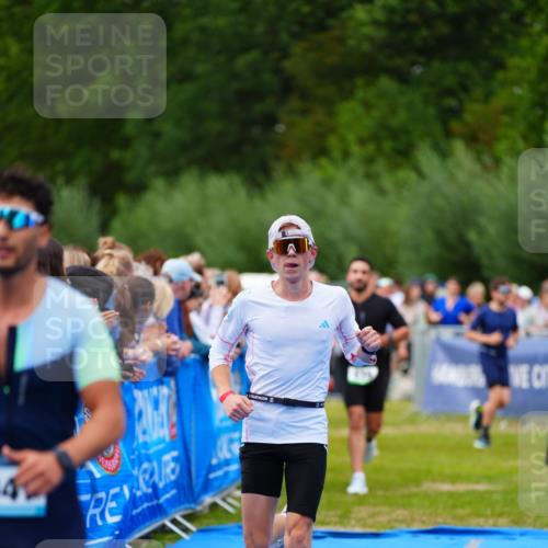 30.08.2026 - Elbe Triathlon Hamburg LAZAROV Photography http://msf.ph/oto/10057050 30.08.2026 11:15:45 Ziel 639, 650, 994, 1047, 1056, 1057, 1204 meine-sportfotos.de