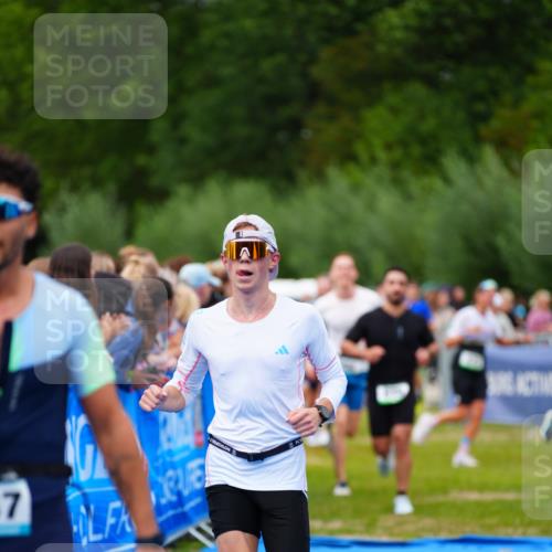 30.08.2026 - Elbe Triathlon Hamburg LAZAROV Photography http://msf.ph/oto/10057053 30.08.2026 11:15:46 Ziel 639, 650, 994, 1032, 1047, 1056, 1057, 1204 meine-sportfotos.de